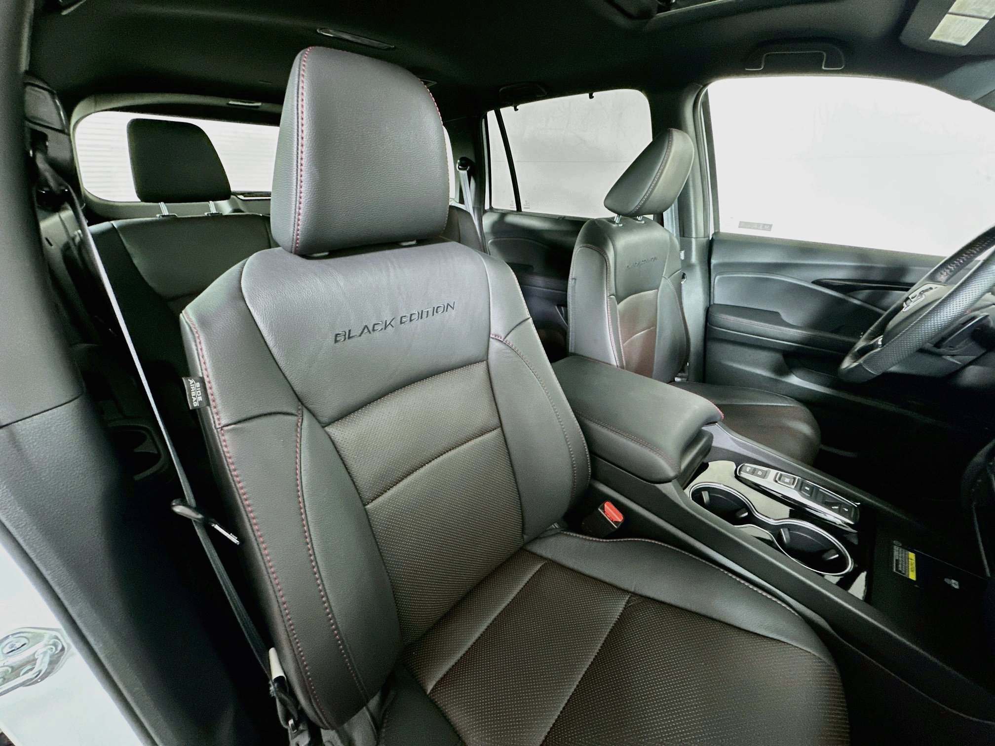 Used 2024 Honda Passport Black Edition image 28