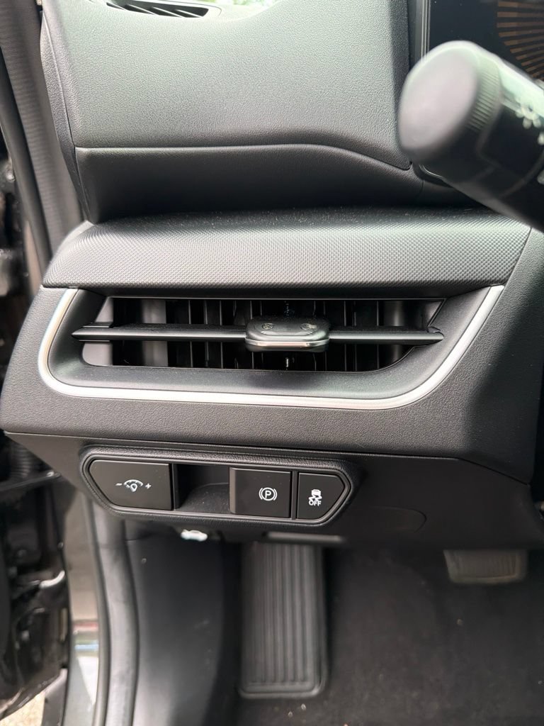 Certified 2025 Kia K4 FWD image 17