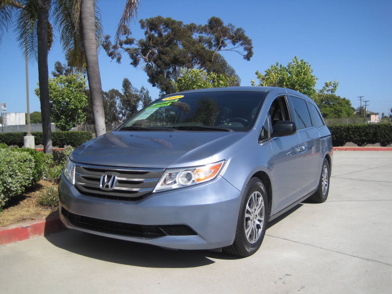 Used 2012 Honda Odyssey EX image 1
