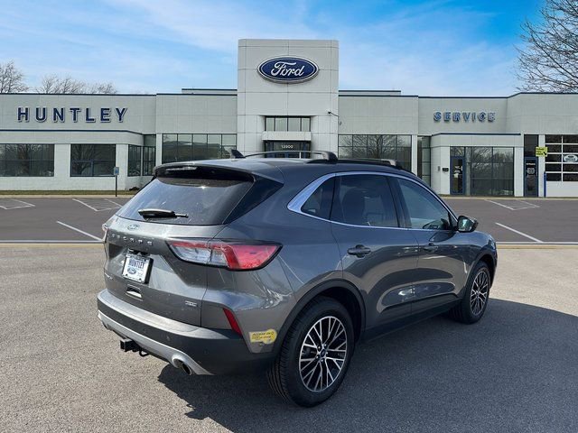 Used 2022 Ford Escape Titanium w/ Titanium Premium Package image 5