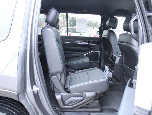 Used 2022 Jeep Wagoneer Series III w/ Flexible Seating Group image 17