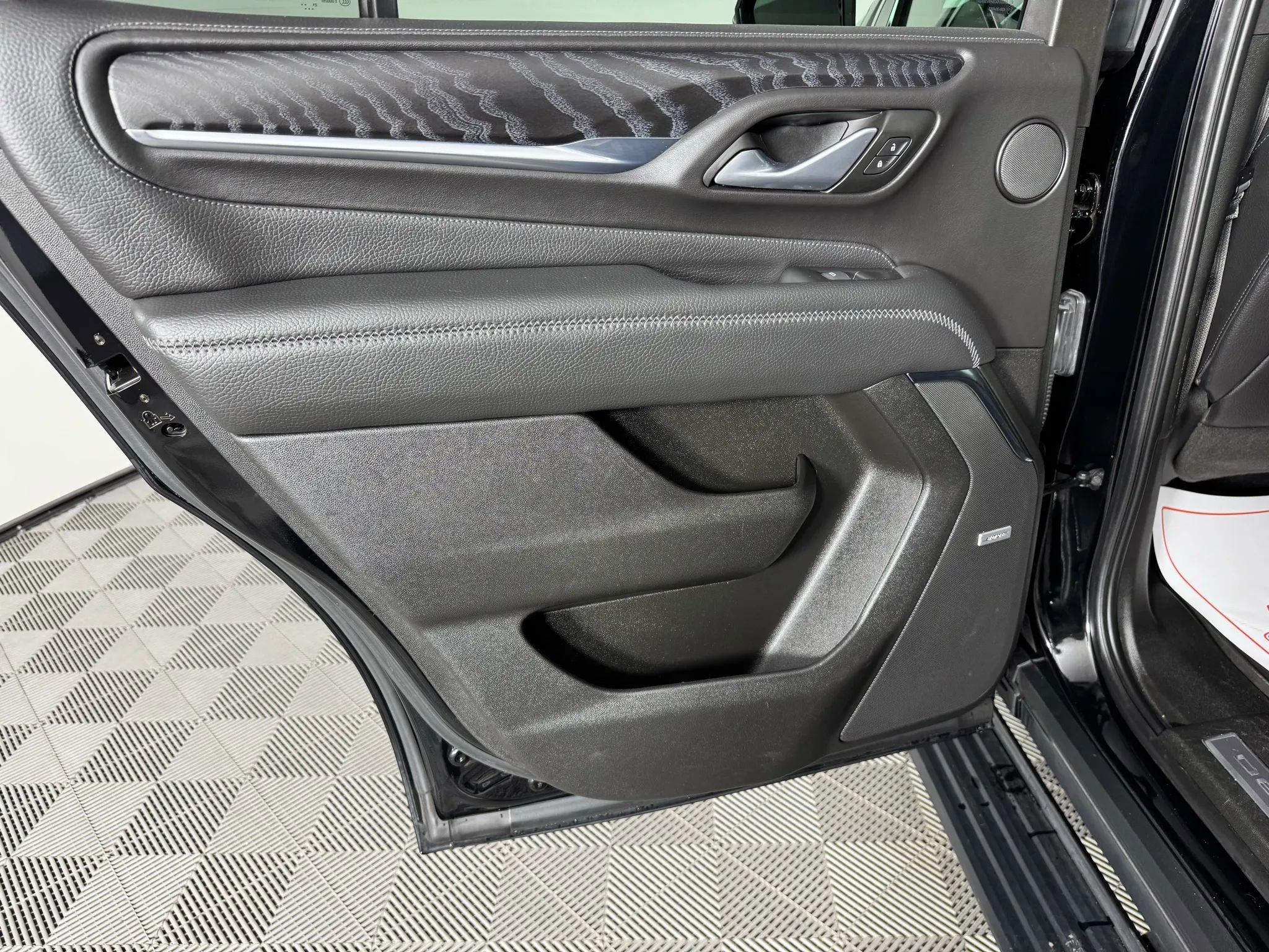 Used 2022 GMC Yukon Denali w/ Advanced Technology Package image 51