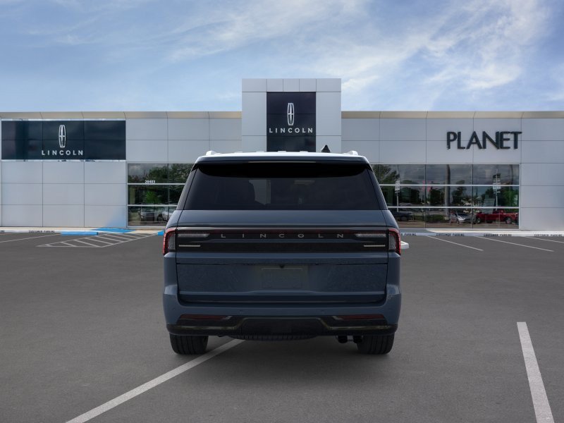 New 2026 Lincoln Navigator Premiere AWD/4WD image 5
