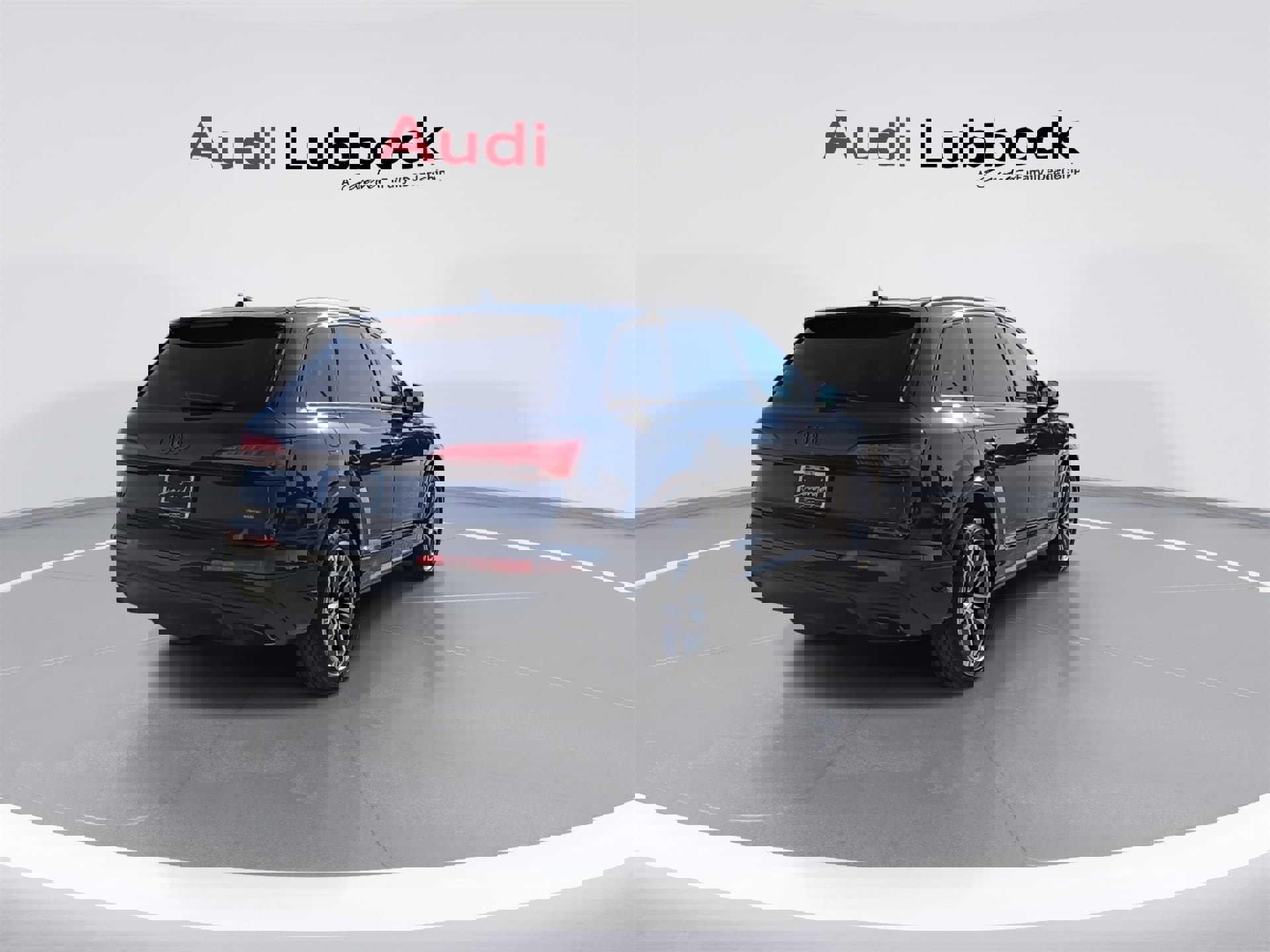 Used 2025 Audi Q7 2.0T Premium w/ Convenience Plus Package image 7