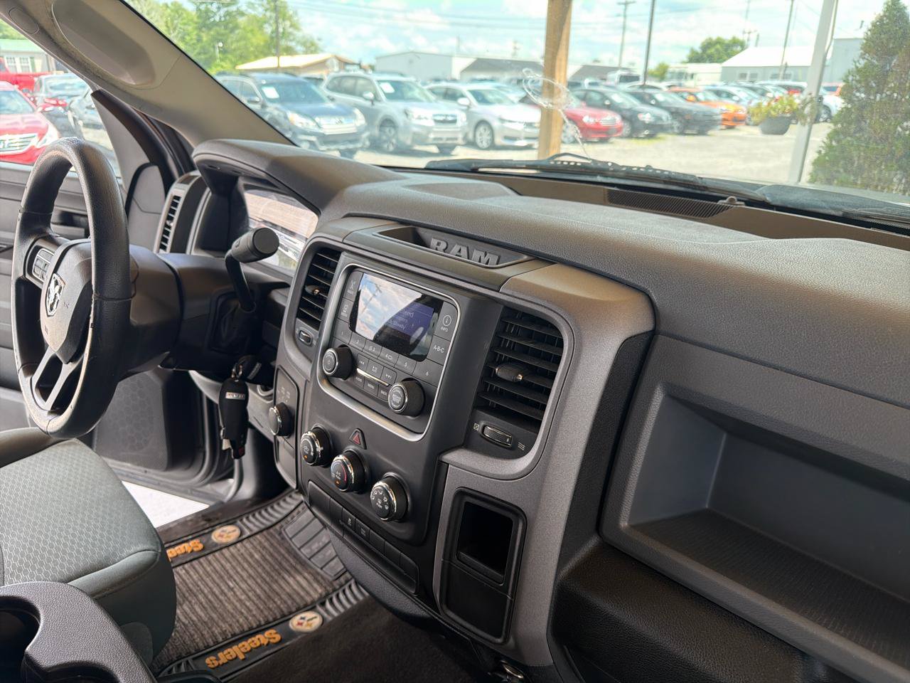 Used 2014 RAM 1500 Express AWD/4WD image 17