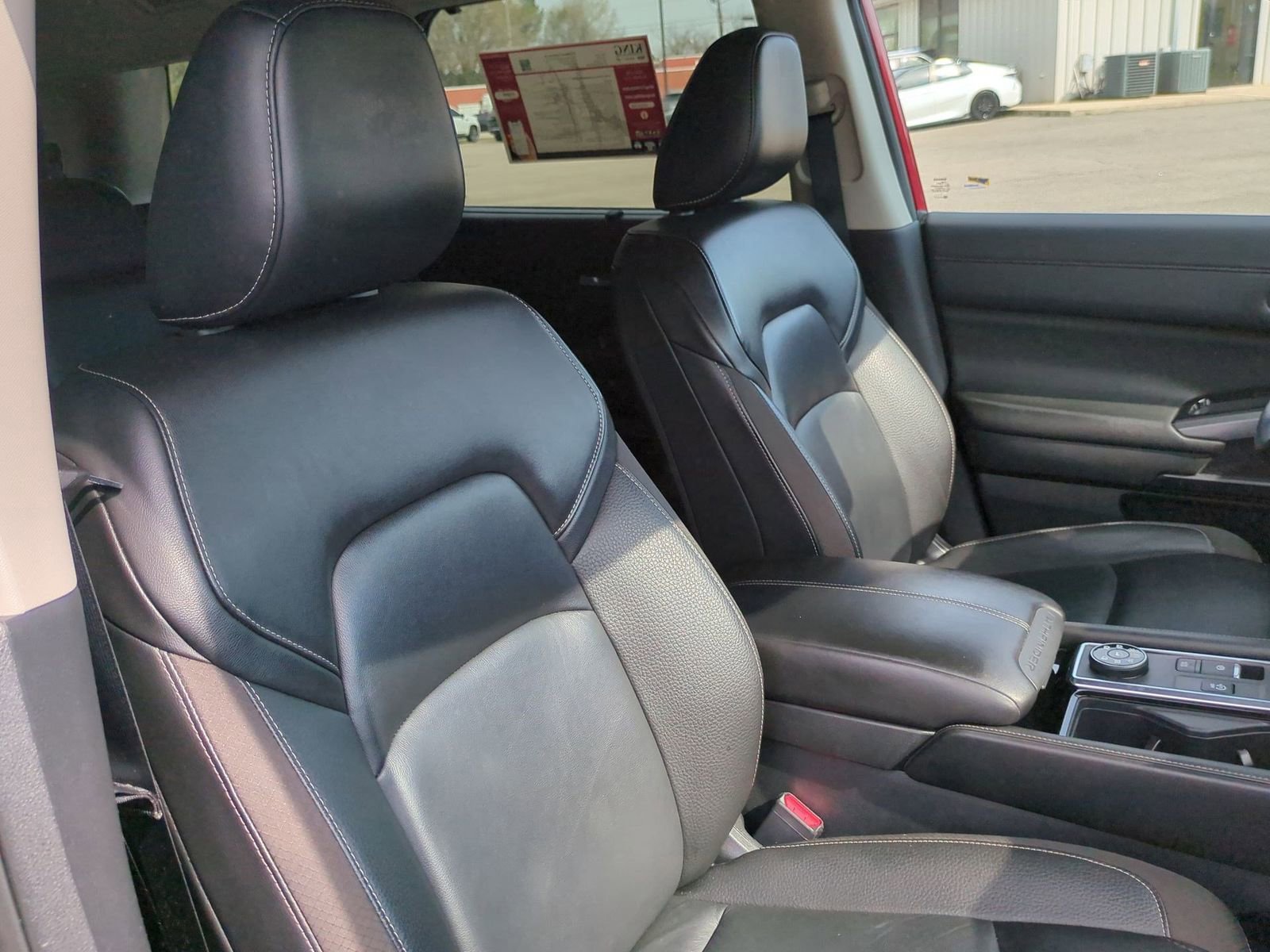 Used 2024 Nissan Pathfinder SL image 28