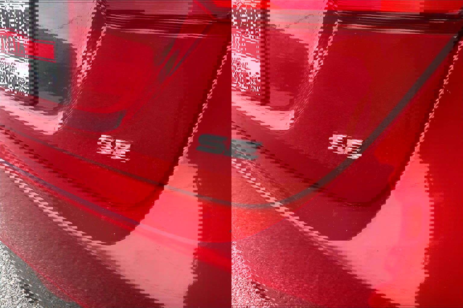 Used 2020 Toyota Camry SE image 10