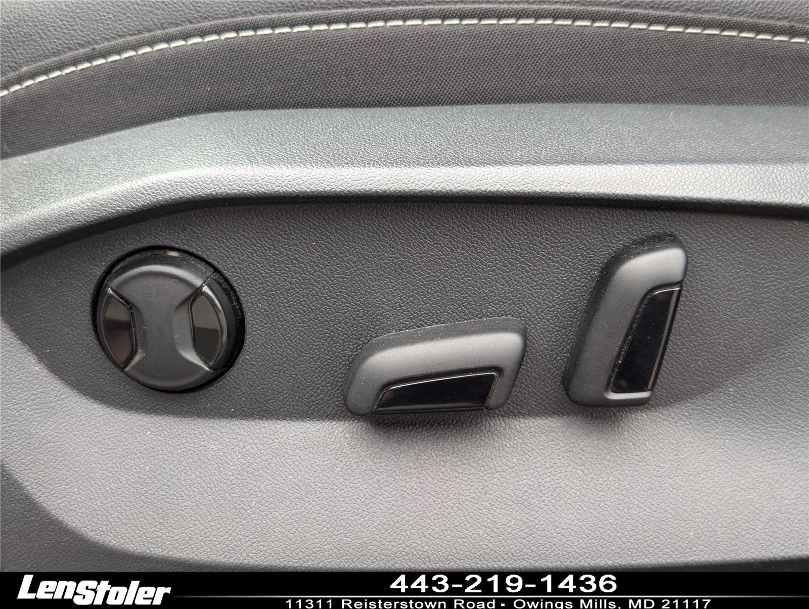Used 2024 Volkswagen Taos SE FWD image 19