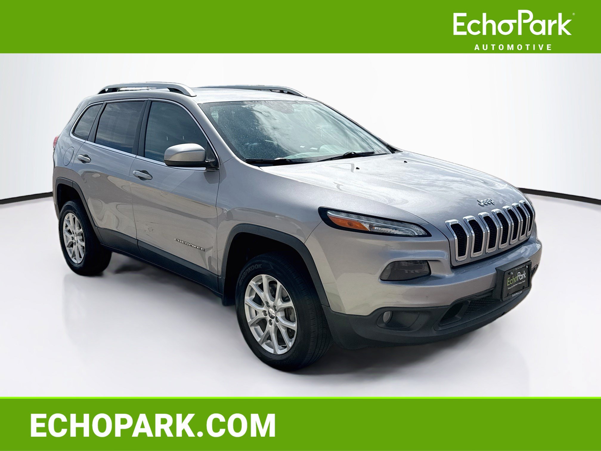 Used 2017 Jeep Cherokee Latitude AWD/4WD image 1