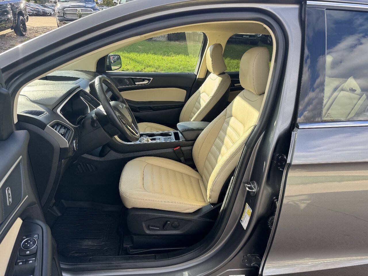 Used 2021 Ford Edge SEL w/ Convenience Package AWD/4WD image 11