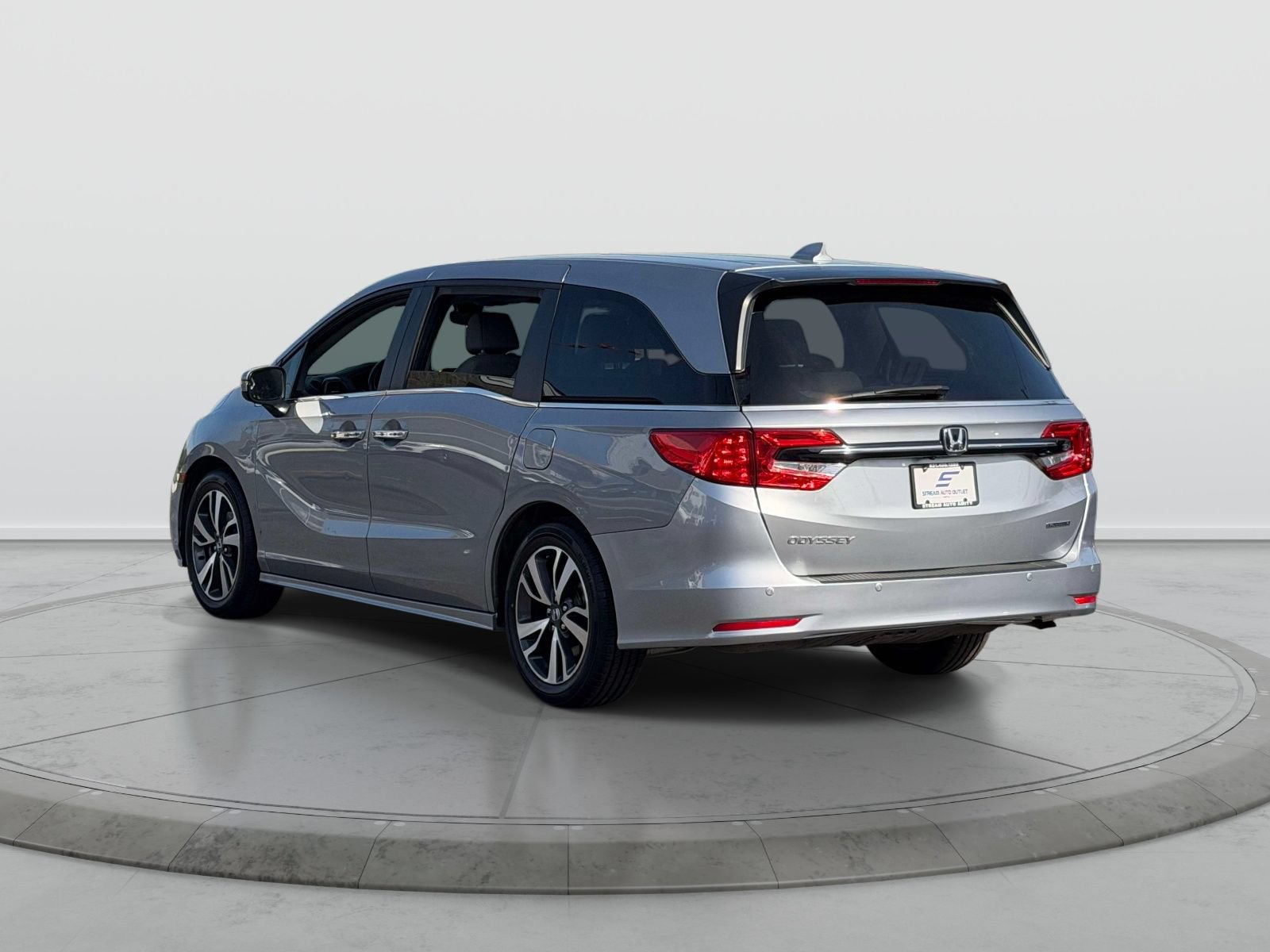 Used 2023 Honda Odyssey Touring image 6