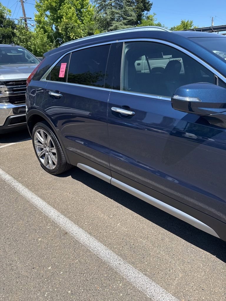 Used 2019 Cadillac XT4 Premium Luxury w/ Technology Package AWD/4WD image 5