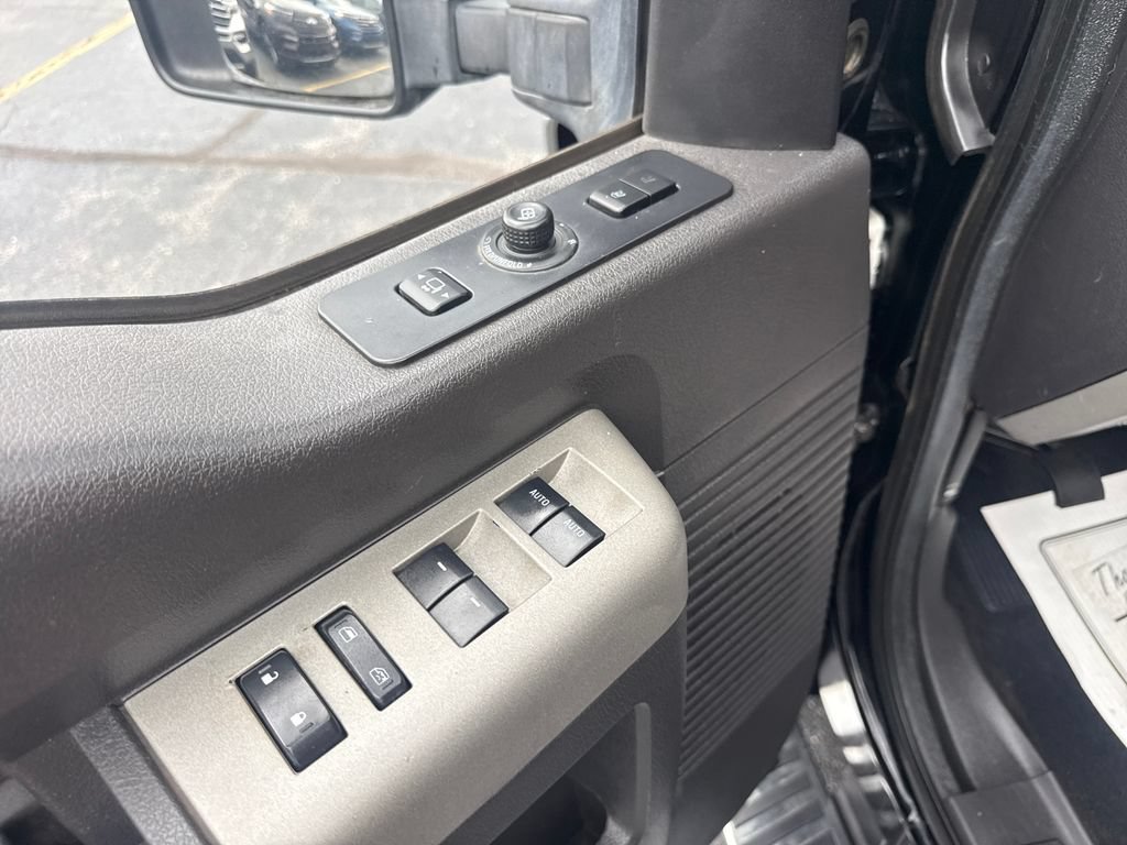 Used 2016 Ford F250 Lariat w/ Lariat Ultimate Package AWD/4WD image 31