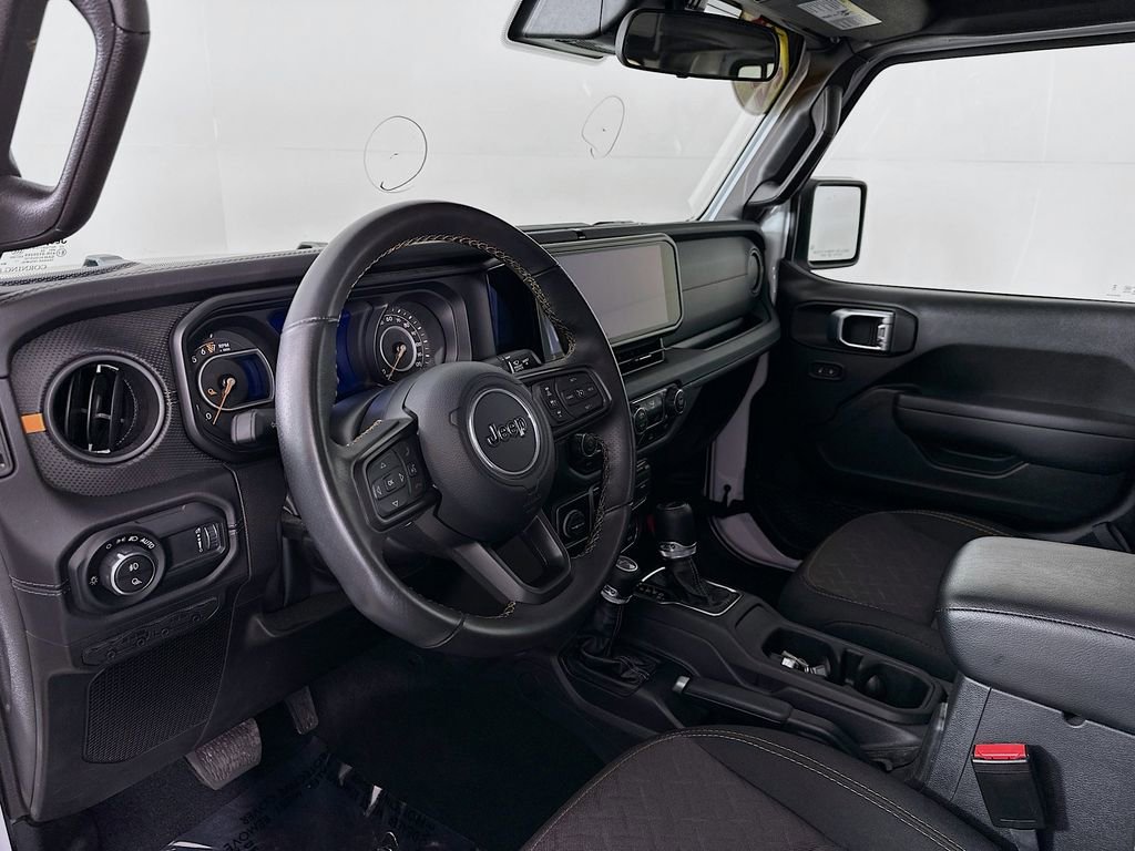 Certified 2025 Jeep Gladiator Mojave w/ Steel Bumper Group image 17