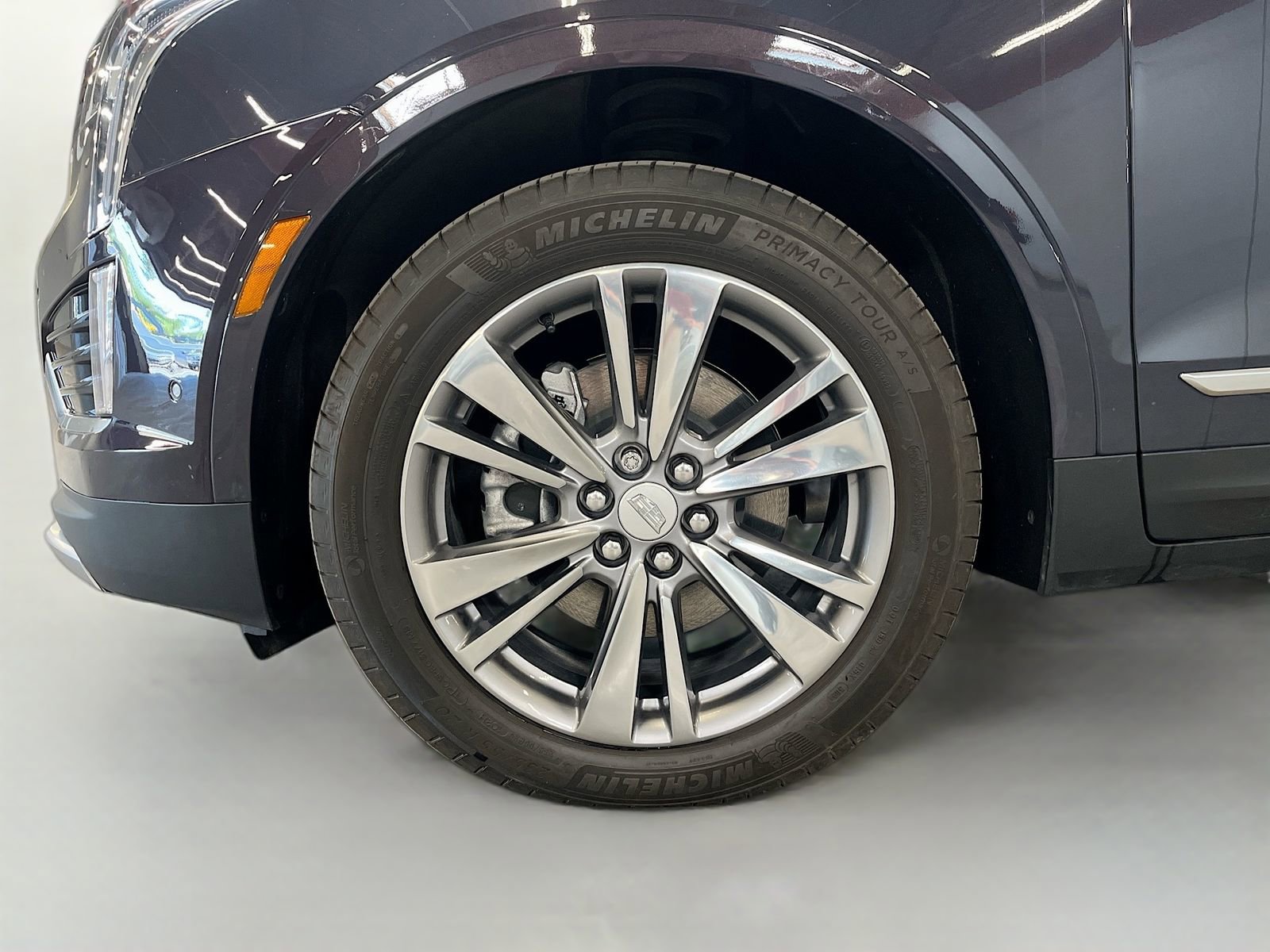 Used 2025 Cadillac XT5 Premium Luxury w/ Technology Package AWD/4WD image 33