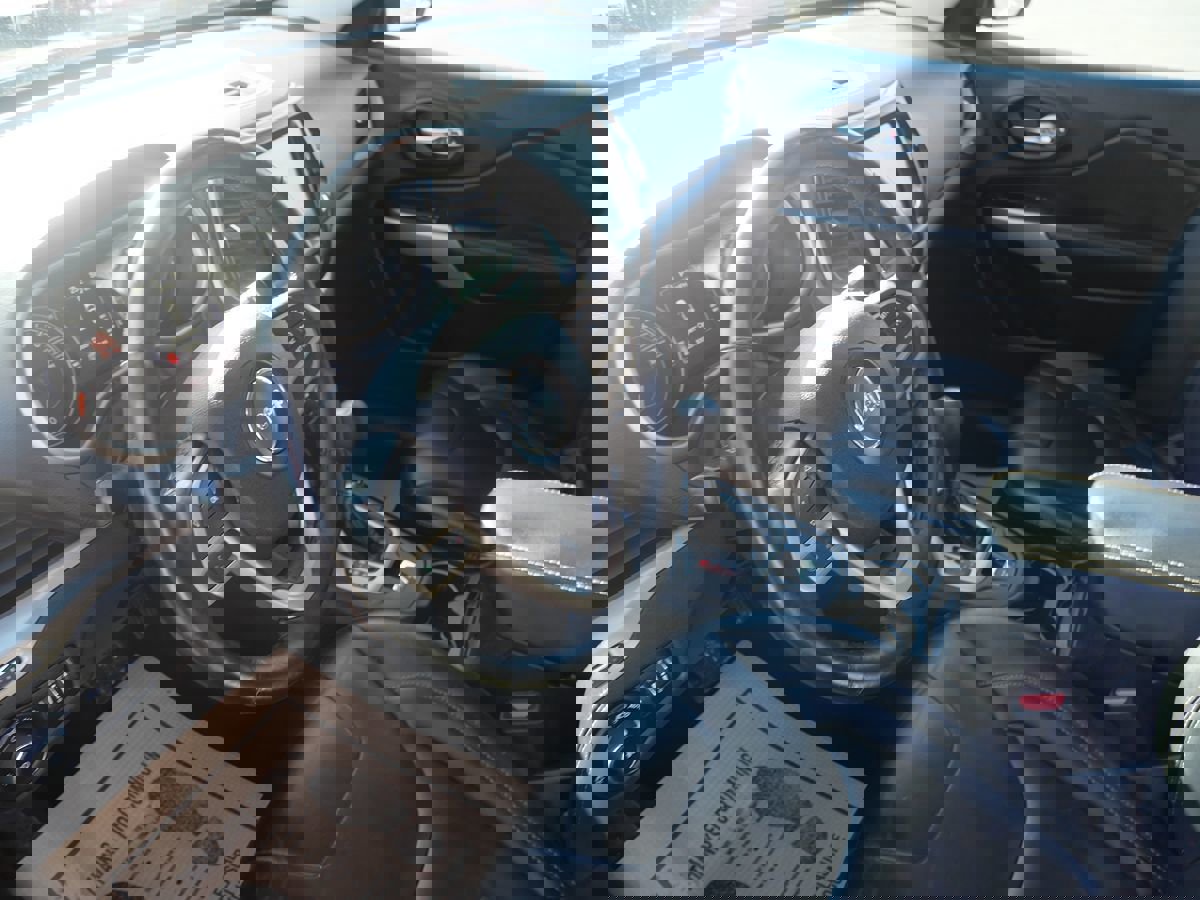 Used 2017 Jeep Cherokee Latitude w/ True North Edition image 11