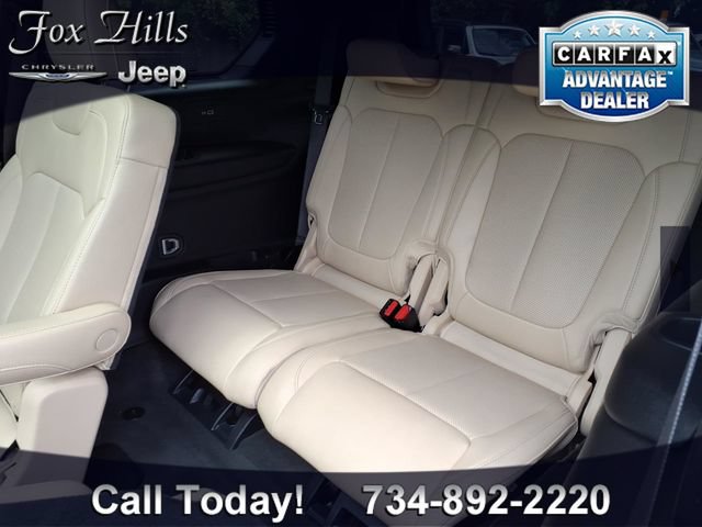 Used 2025 Jeep Grand Cherokee L Limited w/ Luxury Tech Group II AWD/4WD image 11