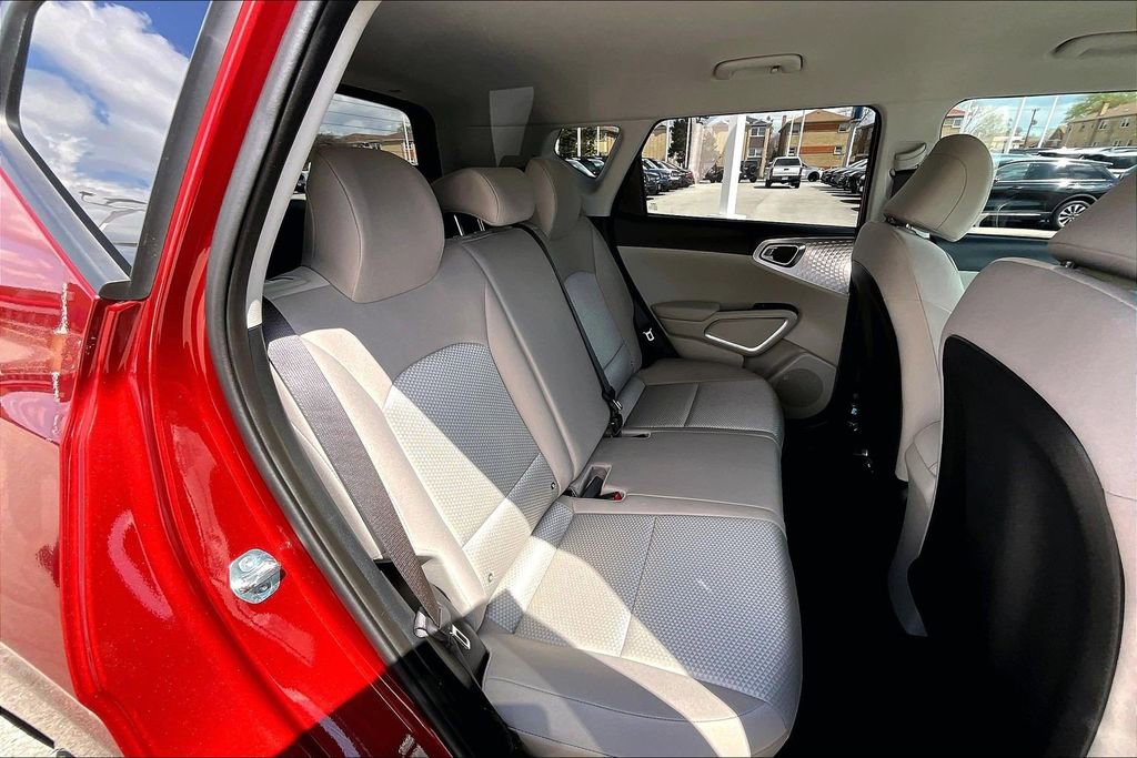 Used 2025 Kia Soul LX image 25