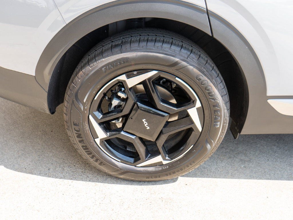 Certified 2026 Kia Sportage EX AWD/4WD image 31