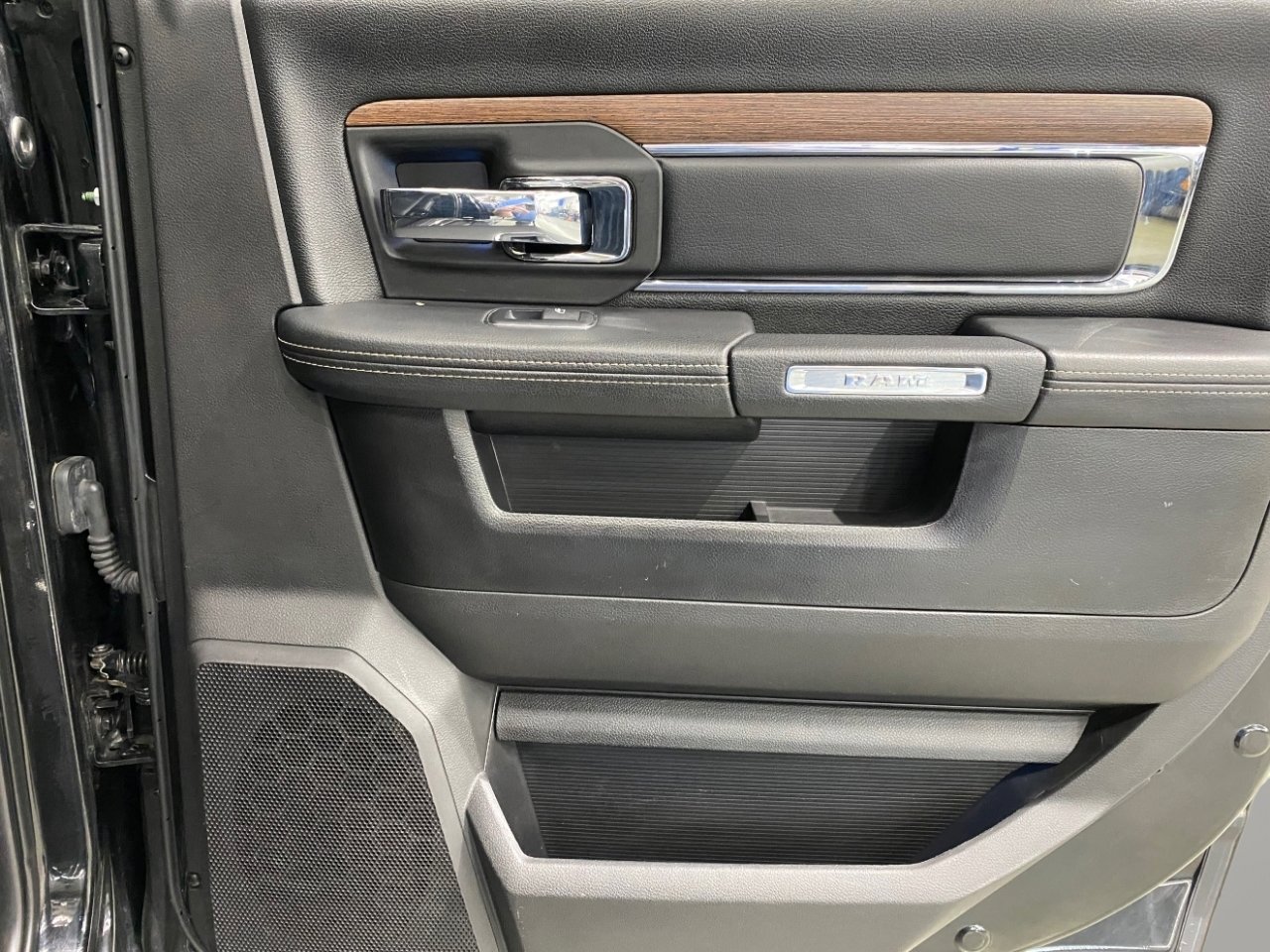 Used 2018 RAM 2500 Laramie image 27