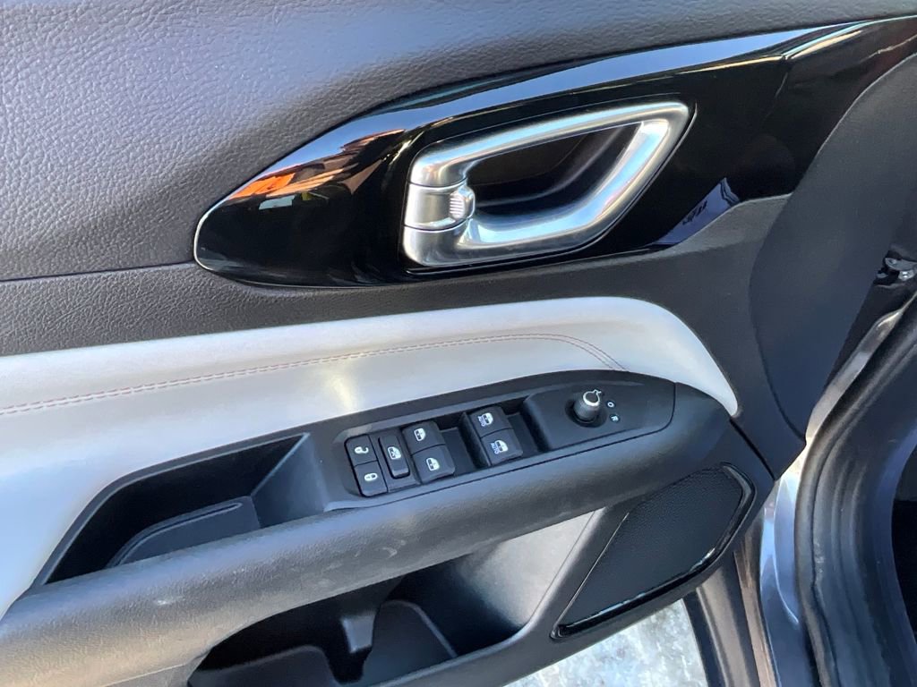 Used 2022 Jeep Compass Limited image 30