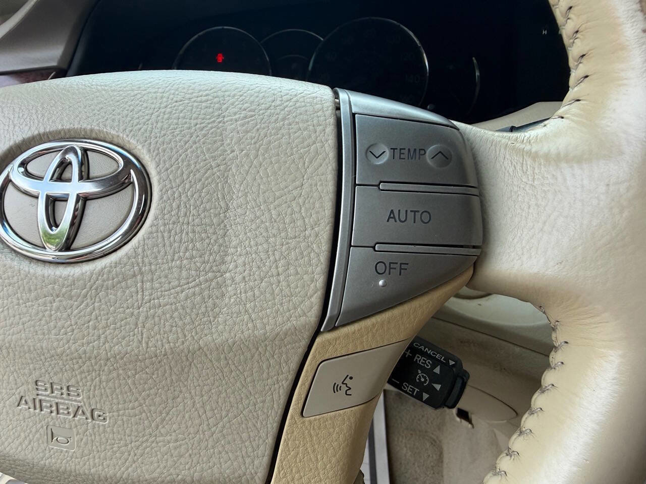 Used 2008 Toyota Avalon XLS image 16