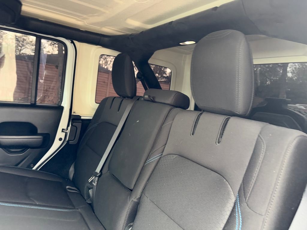 Used 2022 Jeep Wrangler Unlimited Rubicon 4xe image 24