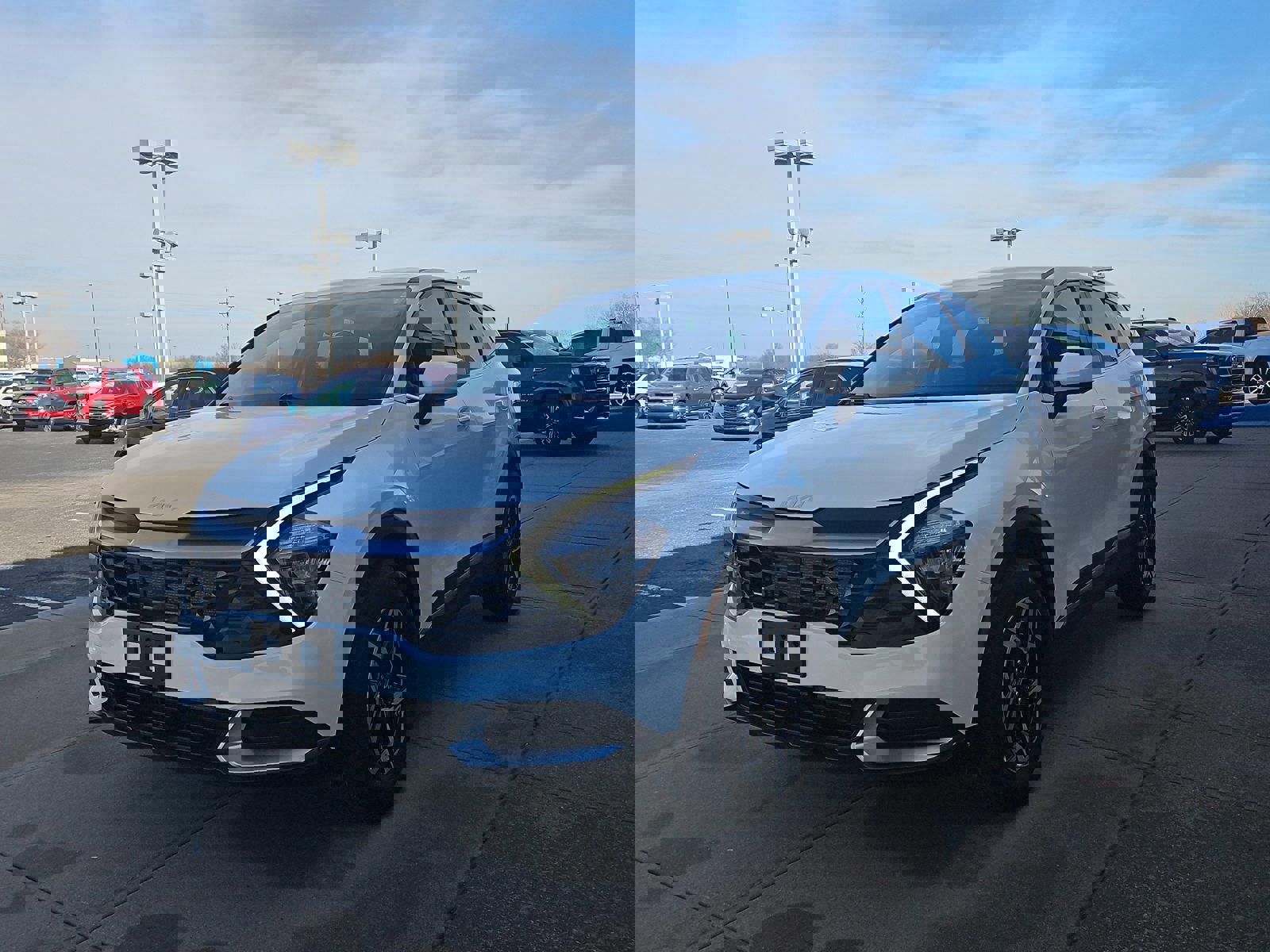 Used 2023 Kia Sportage LX image 2