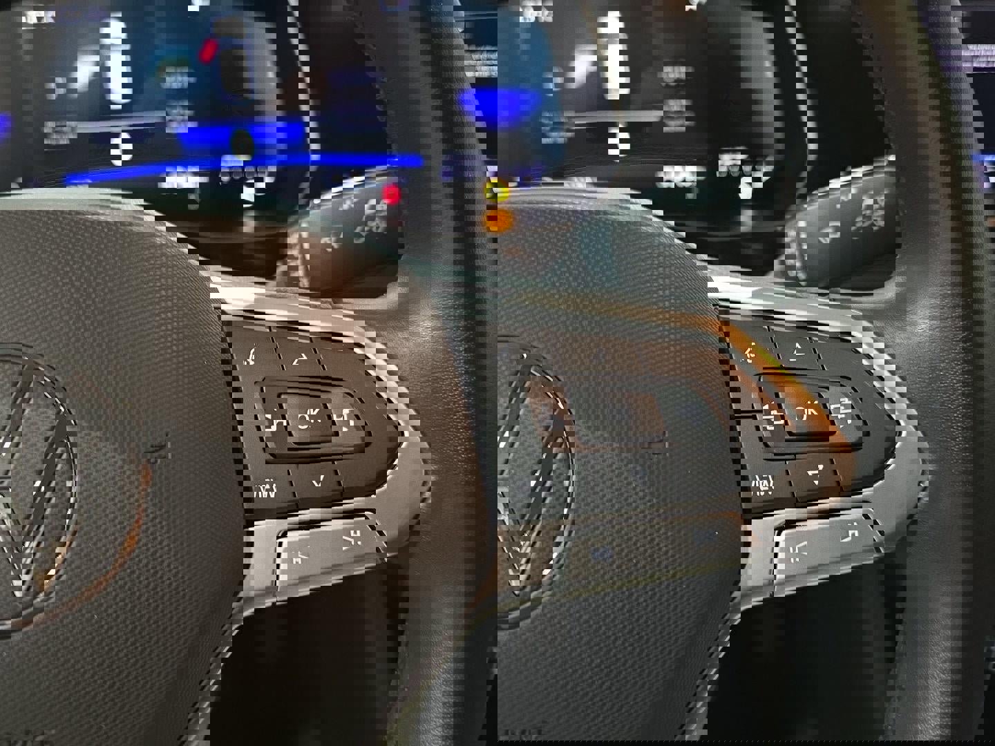 Used 2024 Volkswagen Jetta SE image 13