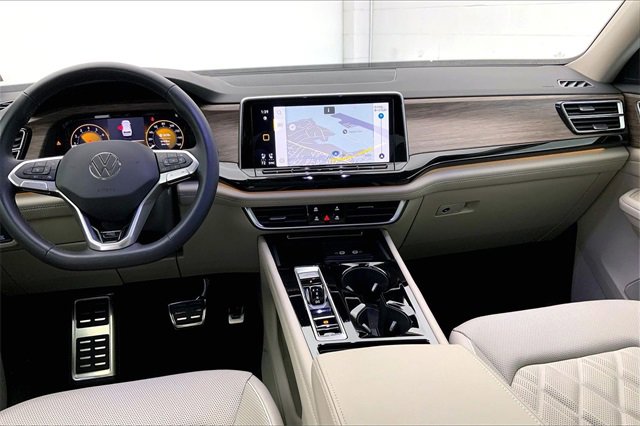 Used 2025 Volkswagen Atlas SEL Premium R-Line image 6