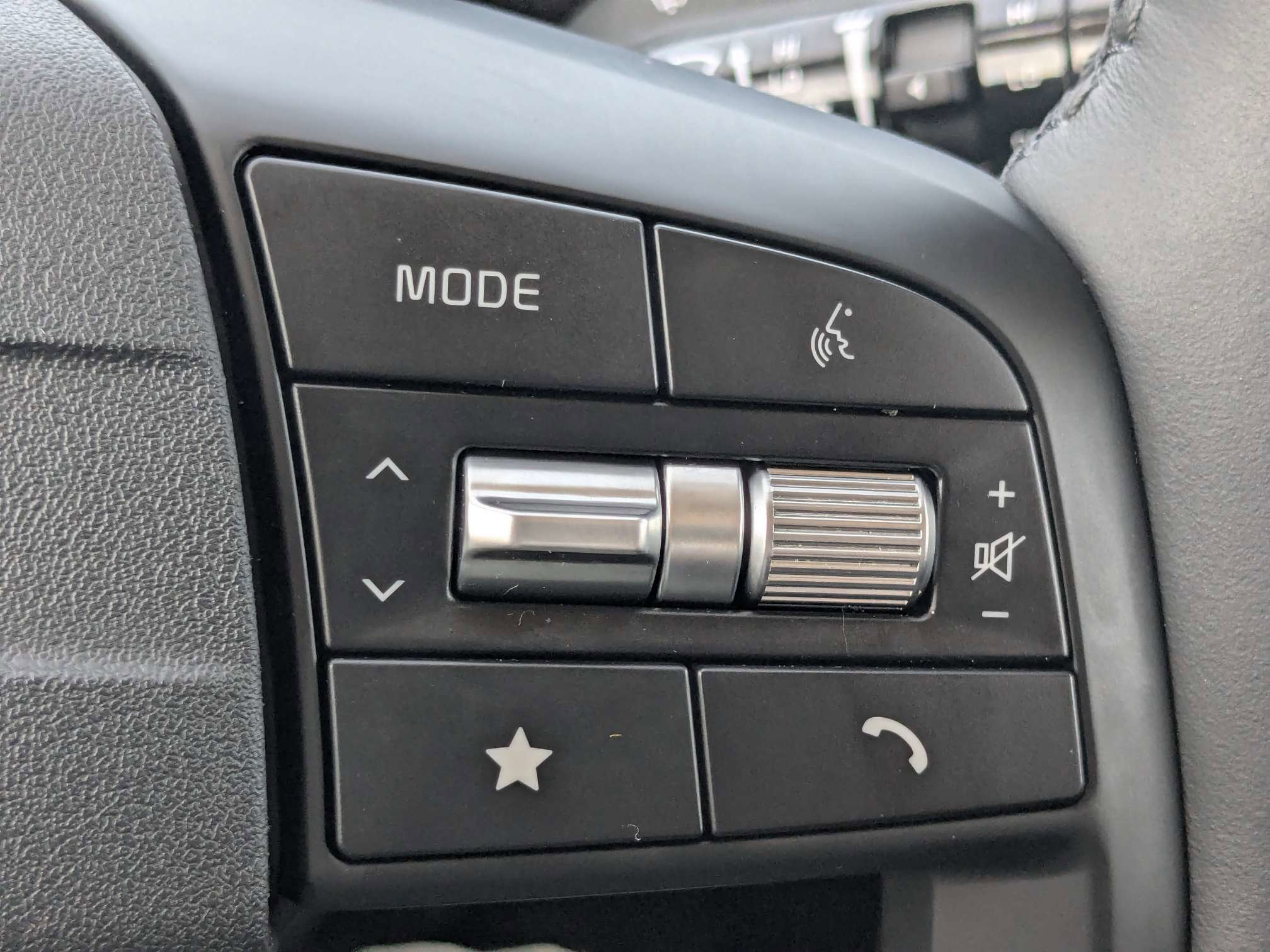 Used 2026 Kia Sportage EX w/ EX Panorama Roof Package FWD image 30