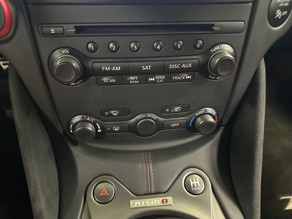 Used 2017 Nissan 370Z NISMO RWD image 12