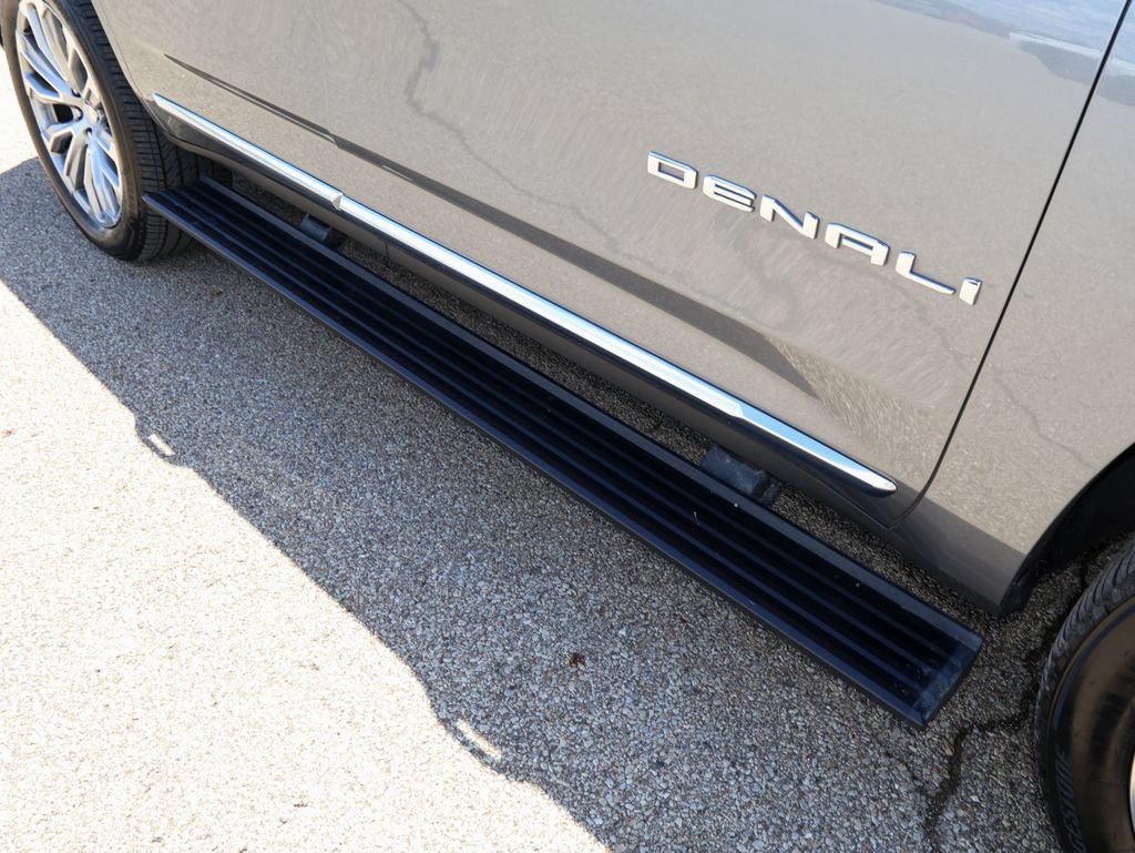 Used 2022 GMC Yukon Denali AWD/4WD image 8