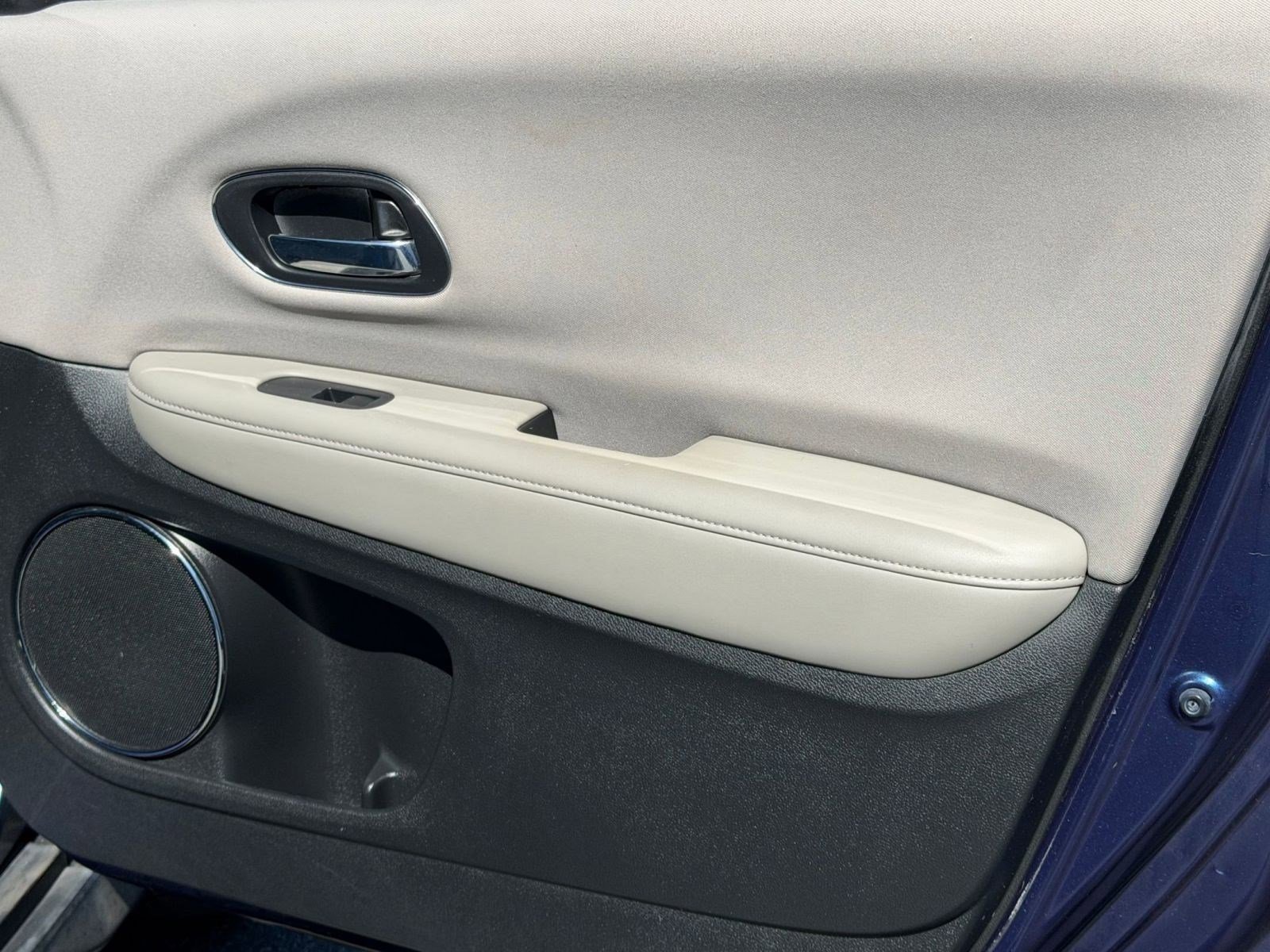 Used 2017 Honda HR-V EX image 32