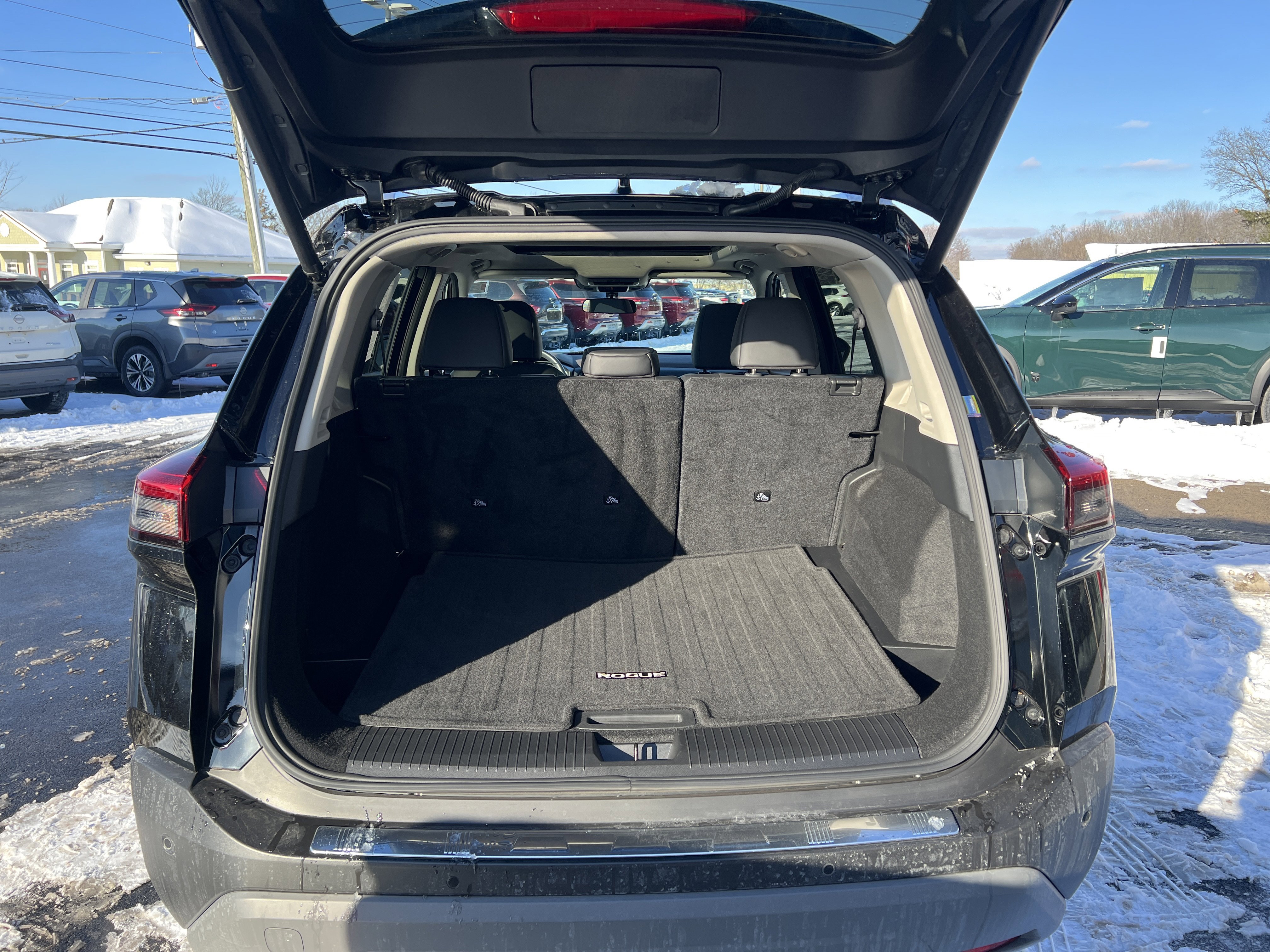 Certified 2023 Nissan Rogue SV w/ SV Premium B Package image 8