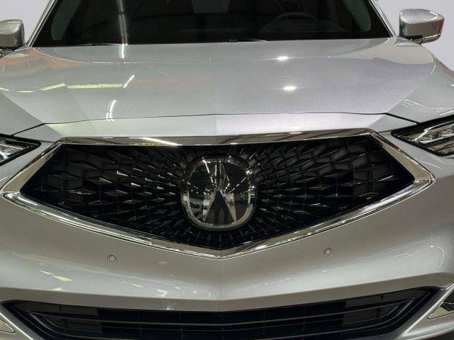 Used 2024 Acura MDX w/ Technology Package FWD image 11