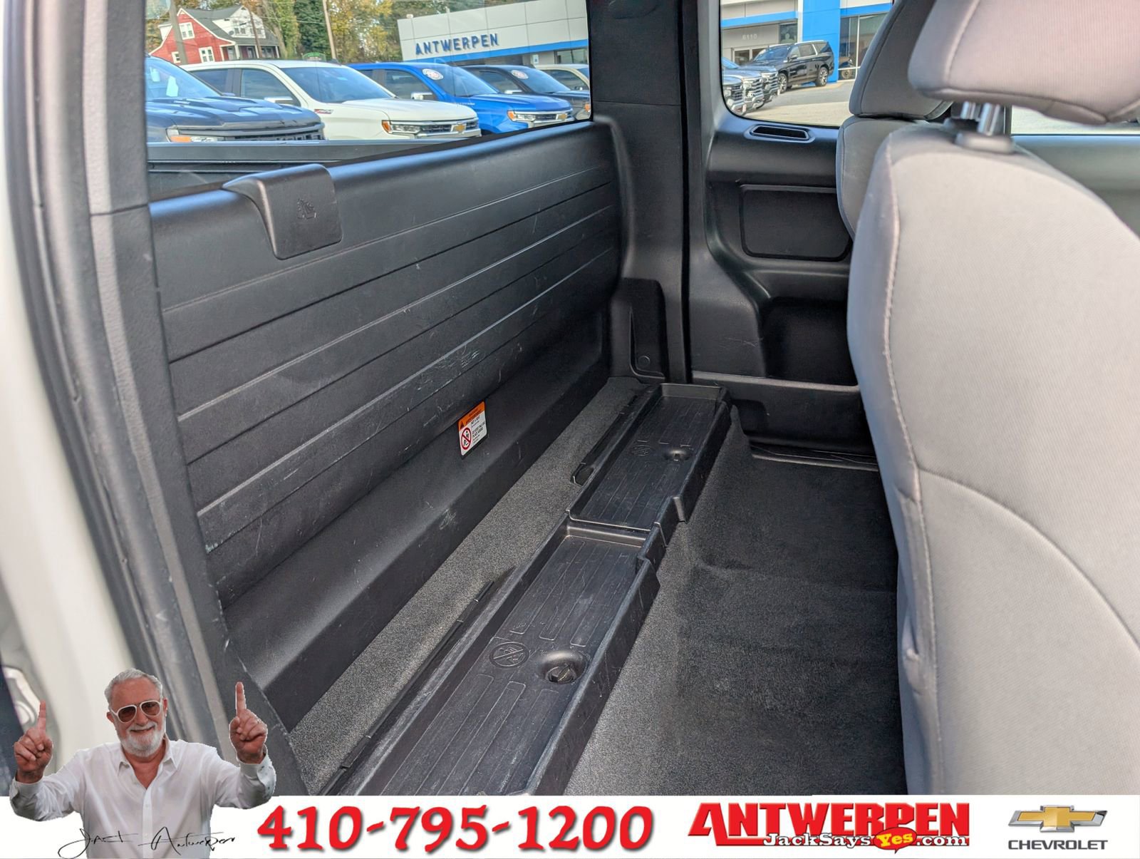 Used 2022 Toyota Tacoma SR image 11