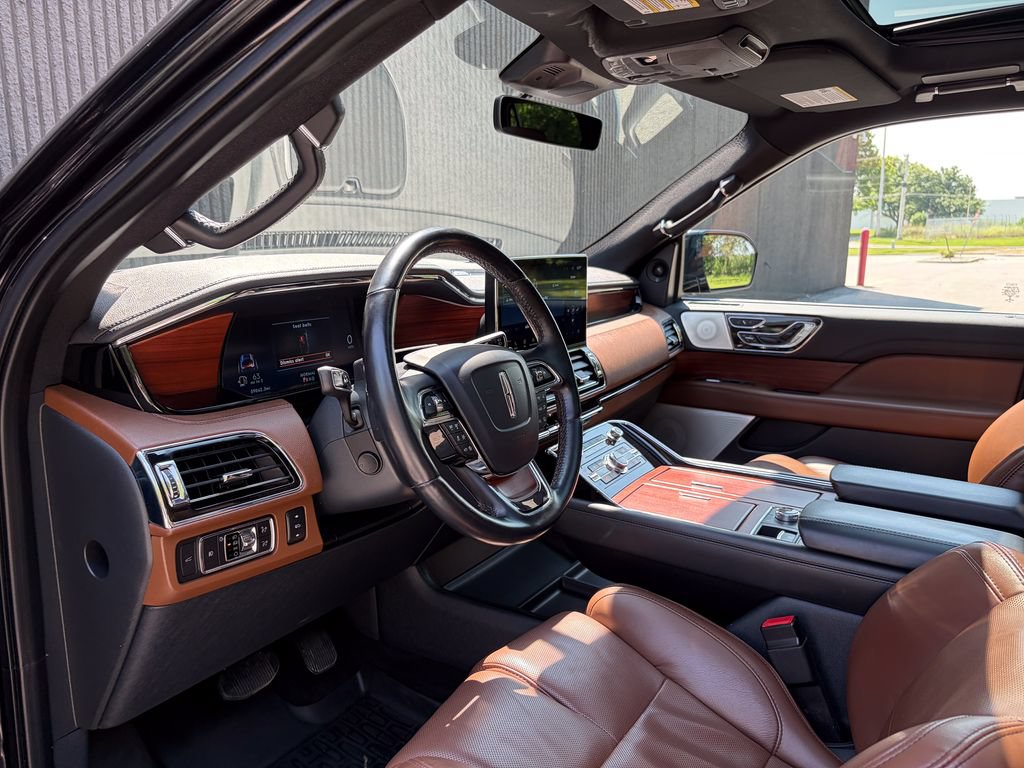 Certified 2022 Lincoln Navigator L Reserve AWD/4WD image 11