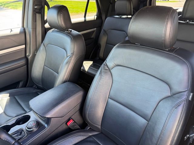 Used 2017 Ford Explorer XLT w/ Equipment Group 202A image 18