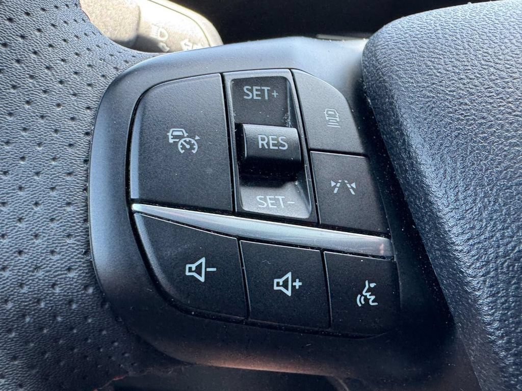 Used 2023 Ford Escape ST-Line Elite w/ Premium Technology Package AWD/4WD image 17