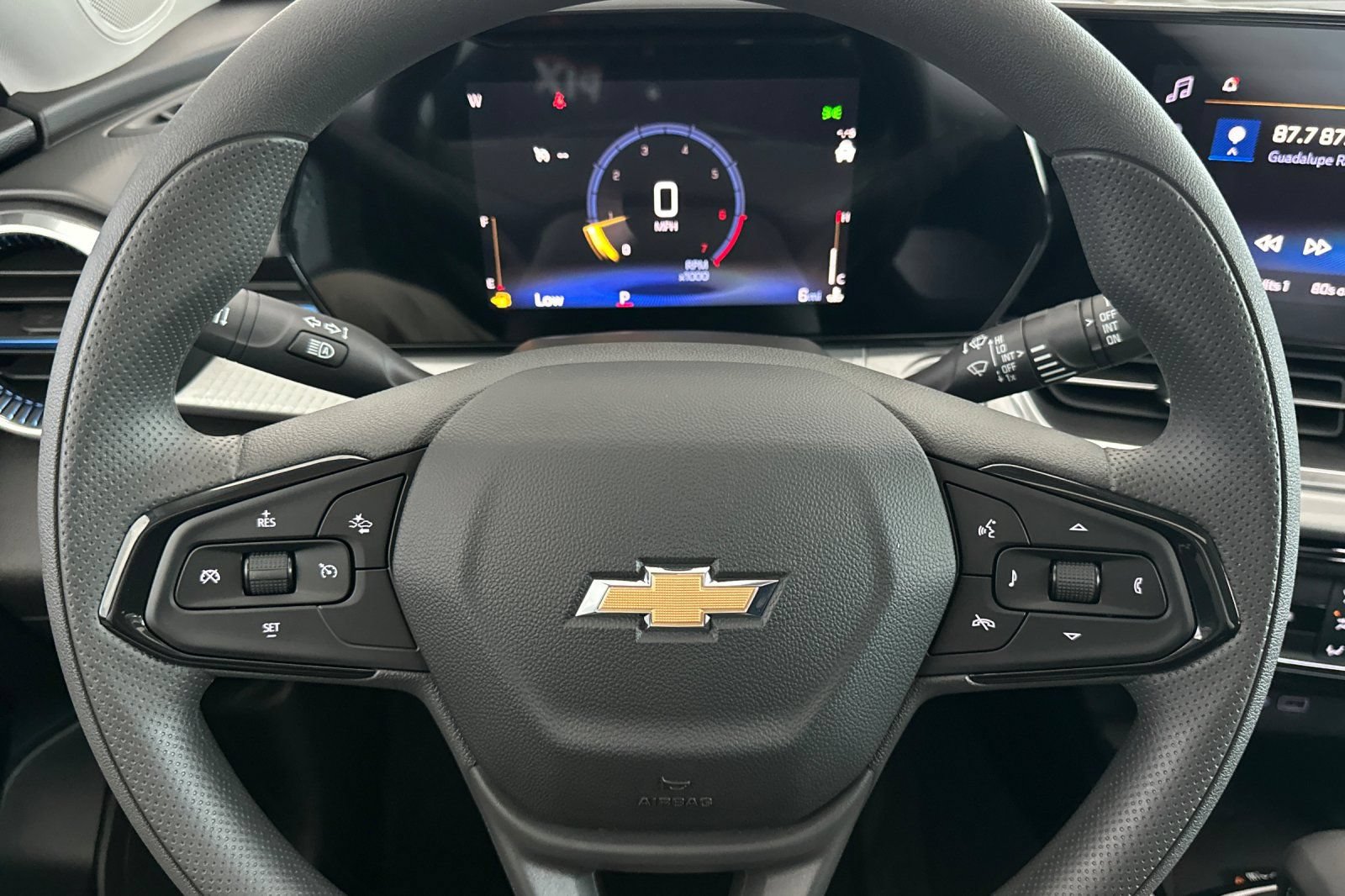 New 2026 Chevrolet Trax LT w/ Sunroof Package FWD image 23