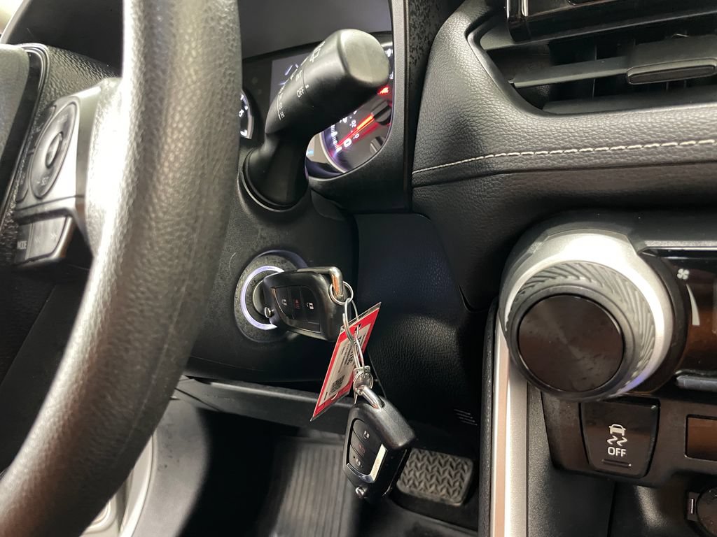Used 2019 Toyota RAV4 LE w/ All Weather Liner Package AWD/4WD image 27