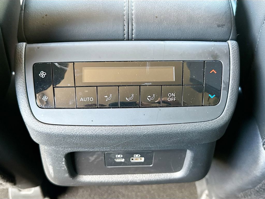 Used 2024 Nissan Pathfinder SL image 25