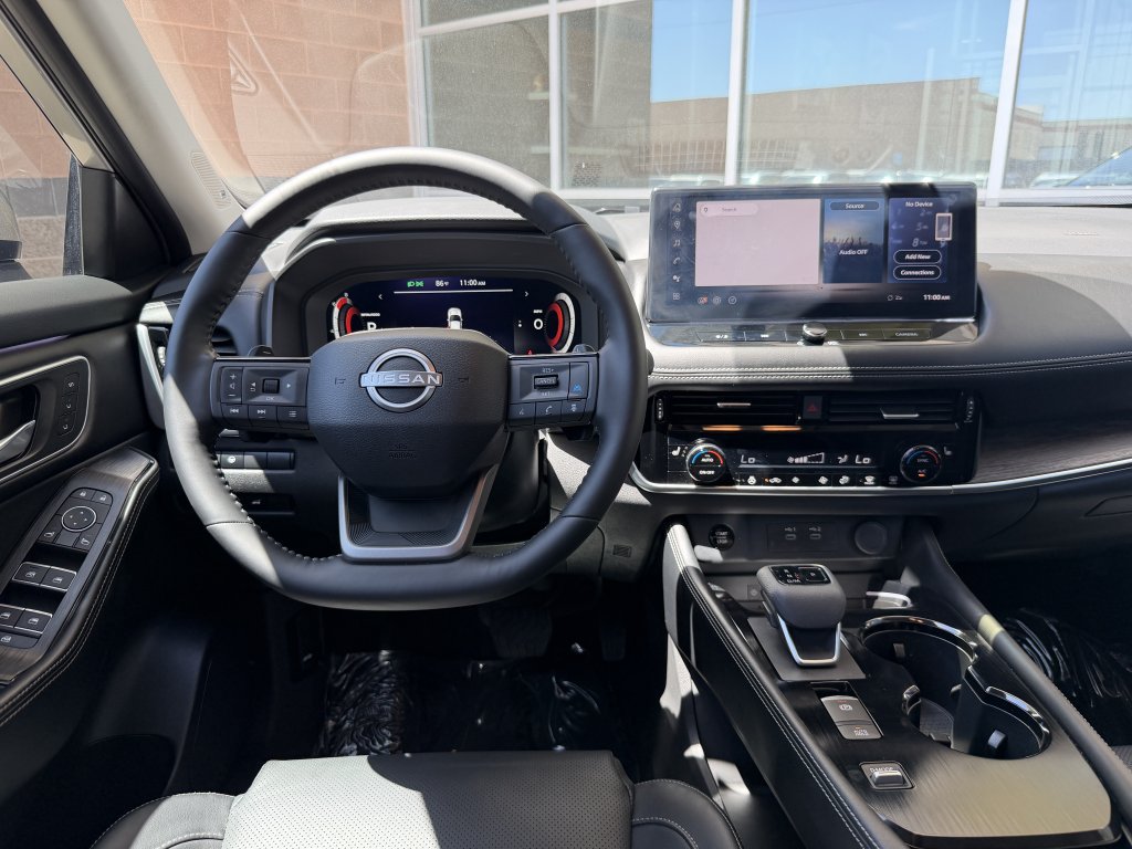 Used 2025 Nissan Rogue Platinum FWD image 16