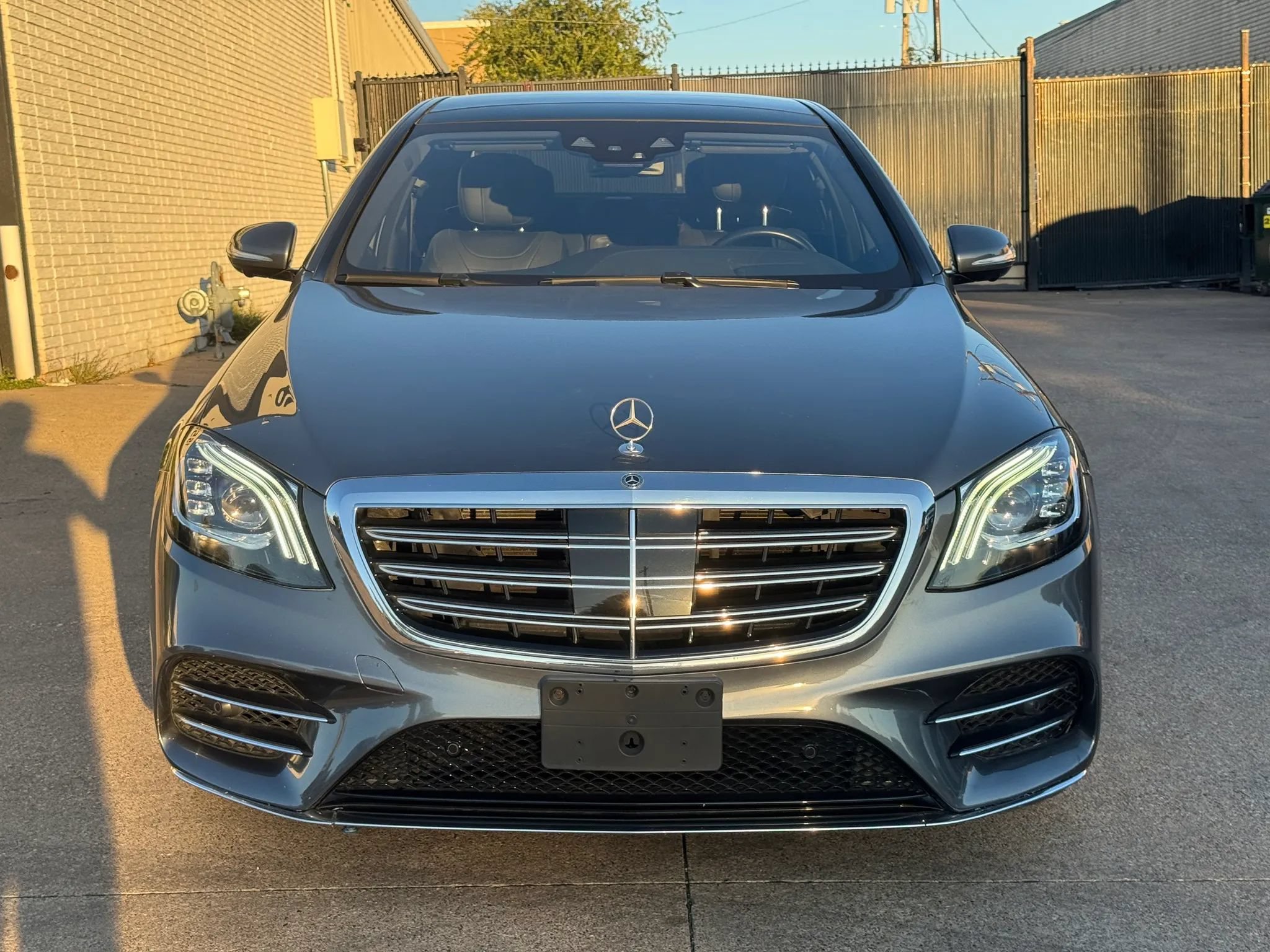 Used 2019 Mercedes-Benz S 560 Sedan image 2