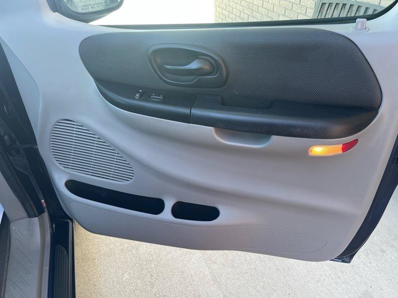 Used 2002 Ford F150 Lightning RWD image 49