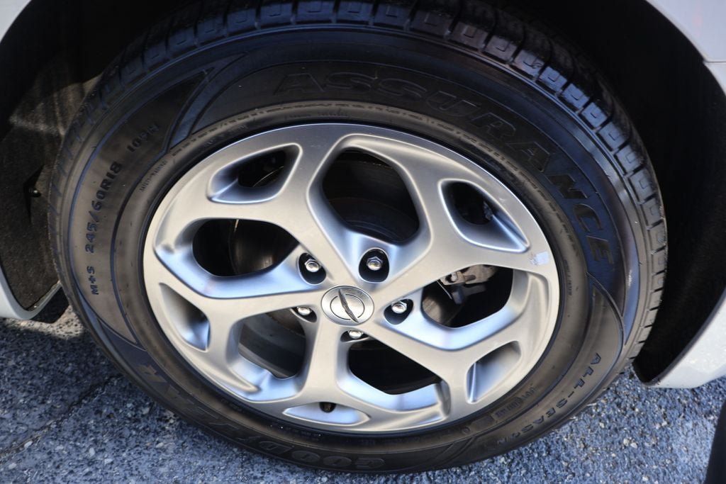 Used 2023 Chrysler Pacifica Limited FWD image 10