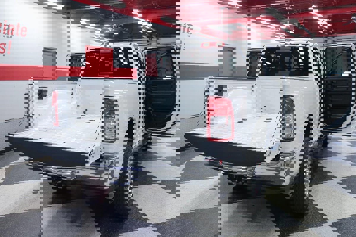 Used 2024 RAM 3500 Tradesman w/ Chrome Appearance Group image 24