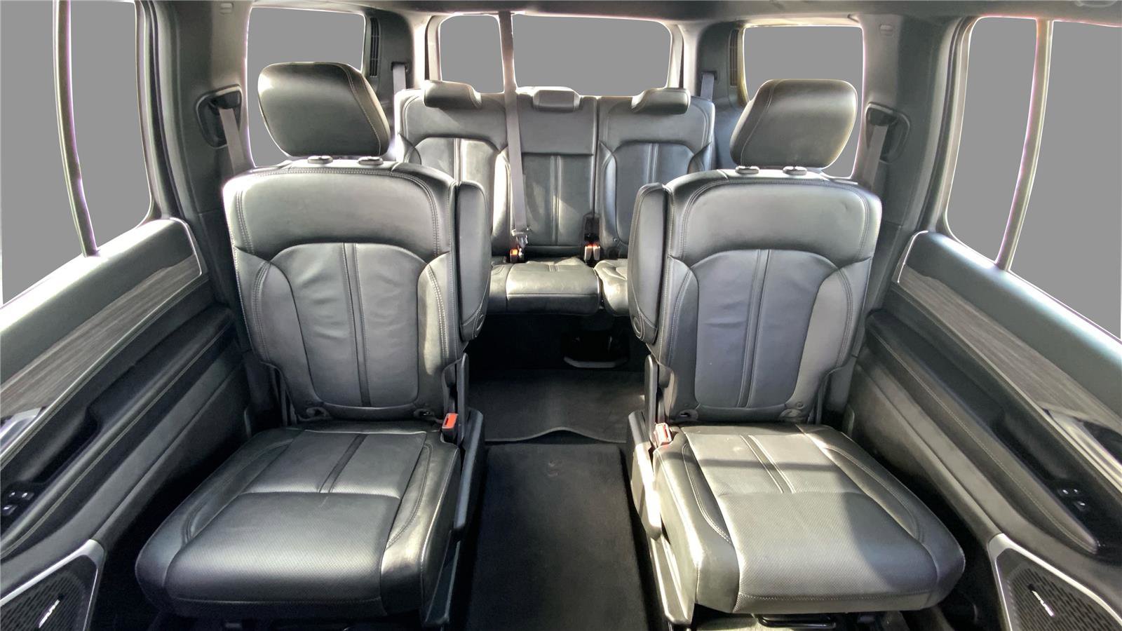 Used 2024 Jeep Wagoneer Series III AWD/4WD image 14