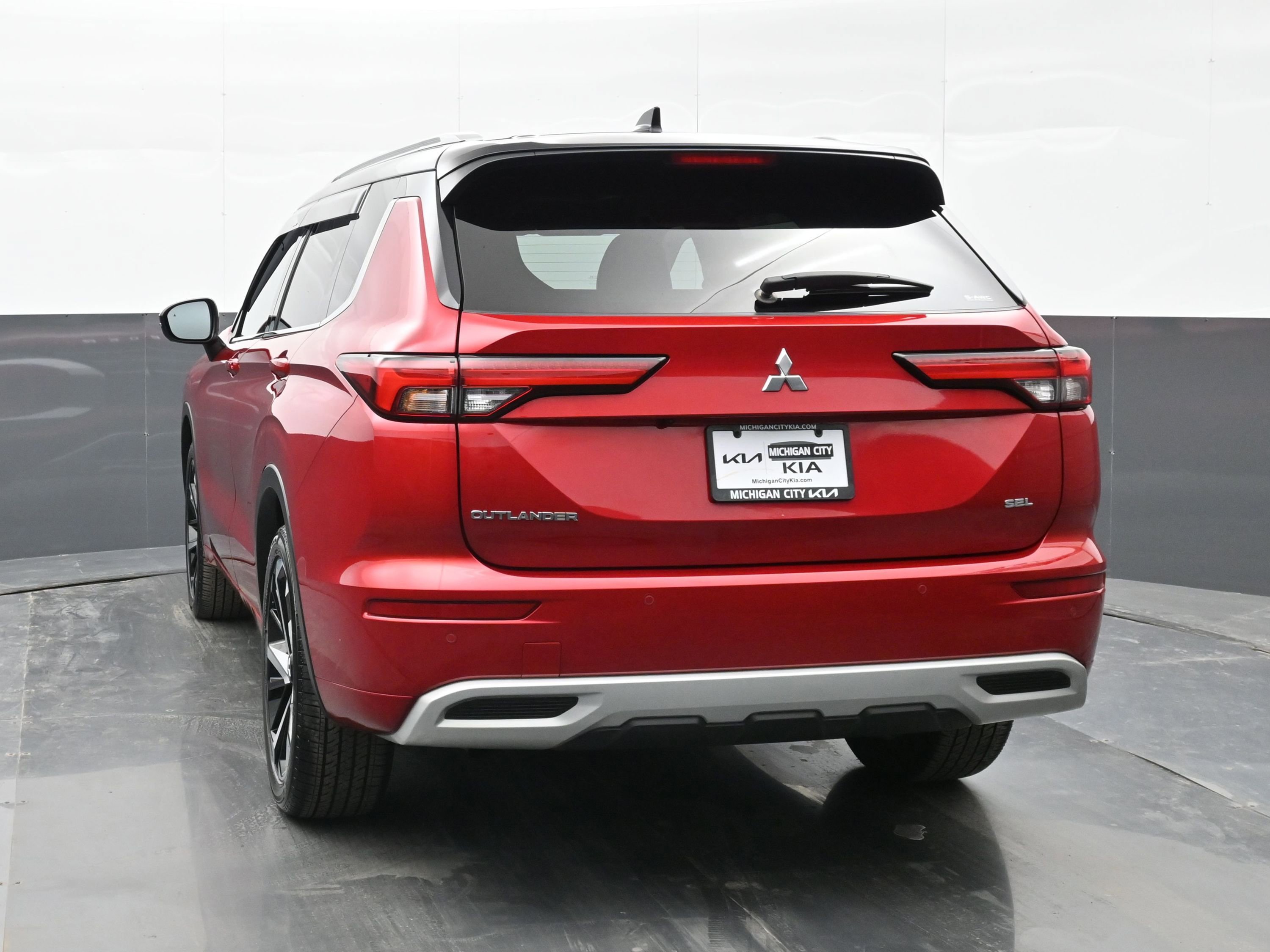 Used 2024 Mitsubishi Outlander SEL image 7